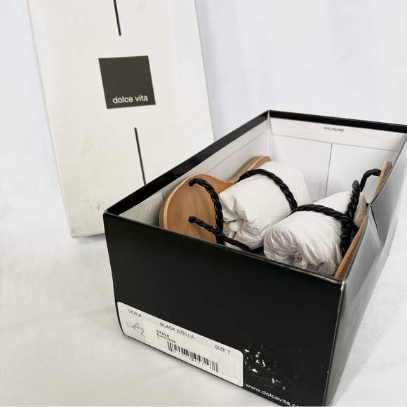 Dolce Vita Dexla Sandals - Picture 9 of 10